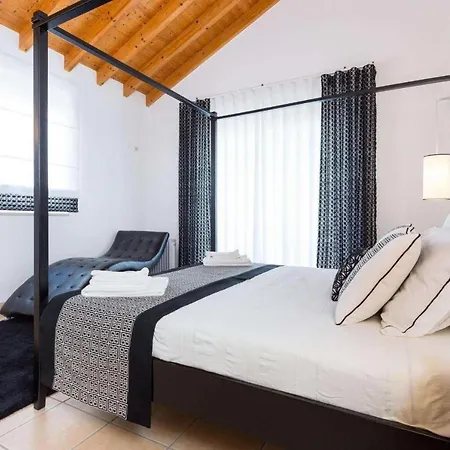 Zinha Villa